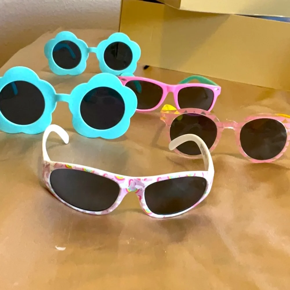 Kids 5 pairs New Sunglassed-Child’s one size ,small